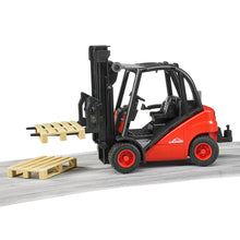 Cargar imagen en el visor de la galería, Toro carretilla de pallets Linde