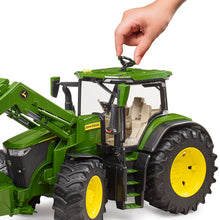 Carregar imatge al visor de la galeria, Tractor de joguina John Deere 7R 350 amb carregador frontal