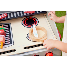 Cargar imagen en el visor de la galería, Barbacoa infantil de madera Gourmet Grill Hape con accesorios