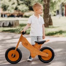 Carregar imatge al visor de la galeria, Bicicleta d´equilibri de fusta Kinderfeets - Bambú
