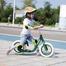 Cargar imagen en el visor de la galería, Bicicleta de equilibrio Hape color verde