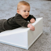 Load image into Gallery viewer, Iglu Corner Climber Foam Blocks White