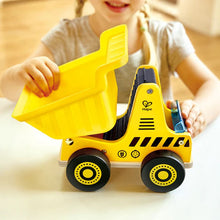 Carregar imatge al visor de la galeria, Camió Bolquet Hape amb ninot