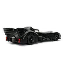 Cargar imagen en el visor de la galería, Coche Batmóvil 1989 de metal 1:24 con figura Batman – Jada Toys