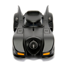 Cargar imagen en el visor de la galería, Coche Batmóvil 1989 de metal 1:24 con figura Batman – Jada Toys