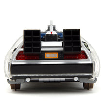 Cargar imagen en el visor de la galería, Coche DeLorean Time Machine — Regreso al Futuro III (1885) – Jada Toys