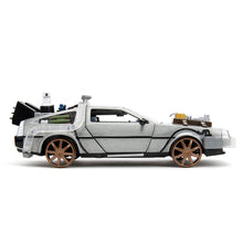 Cargar imagen en el visor de la galería, Coche DeLorean Time Machine — Regreso al Futuro III (1885) – Jada Toys