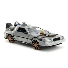 Cargar imagen en el visor de la galería, Coche DeLorean Time Machine — Regreso al Futuro III (1885) – Jada Toys