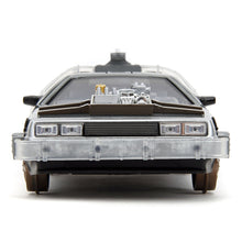 Cargar imagen en el visor de la galería, Coche DeLorean Time Machine — Regreso al Futuro III (1885) – Jada Toys