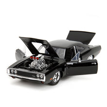 Carregar imatge al visor de la galeria, Coche Dodge Charger Fast & Furious con figura Dominic Toretto - Escala 1:24