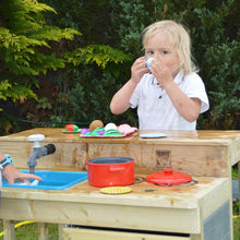 Load image into Gallery viewer, Cocina Infantil Exterior Wendi Kitchen Bar con Taburetes