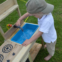 Load image into Gallery viewer, Cocina Infantil de Exterior Wendi Muddy Kitchen de Madera con Grifo