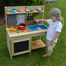 Load image into Gallery viewer, Cocina Infantil de Exterior Wendi Muddy Kitchen de Madera con Grifo