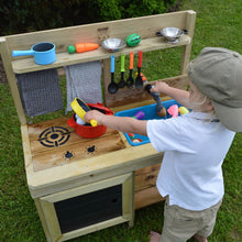 Load image into Gallery viewer, Cocina Infantil de Exterior Wendi Muddy Kitchen de Madera con Grifo