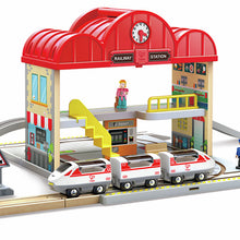 Load image into Gallery viewer, Circuito de madera Estación de Tren Portátil Hape