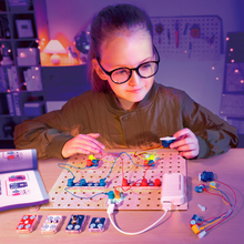 Cargar imagen en el visor de la galería, Juego de electrónica Circuit Explorer Boost – Hape