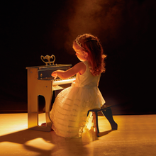 Load image into Gallery viewer, Piano infantil Hape con Taburete