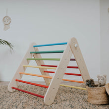 Carregar imatge al visor de la galeria, Triangle Pikler + Paret Sueca 2 en 1 - Arc Iris