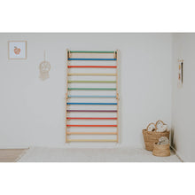 Carregar imatge al visor de la galeria, Triangle Pikler + Paret Sueca 2 en 1 - Arc Iris