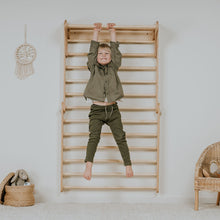 Carregar imatge al visor de la galeria, Triangle Pikler + Paret Sueca 2 en 1 - Natural