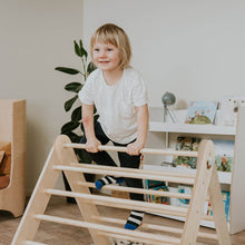 Carregar imatge al visor de la galeria, Triangle Pikler + Paret Sueca 2 en 1 + Rampa - Natural