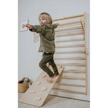 Carregar imatge al visor de la galeria, Triangle Pikler + Paret Sueca 2 en 1 + Rampa - Natural