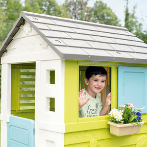 Beach House with sandpit