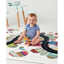 Cargar imagen en el visor de la galería, Alfombra infantil de juego reversible City de Skip Hop - 218x132
