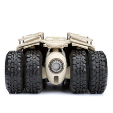 Cargar imagen en el visor de la galería, Vehículo Batmóvil Camuflaje 2008 – El Caballero Oscuro – Jada Toys
