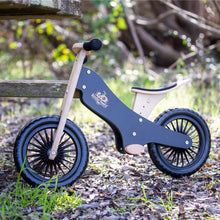 Cargar imagen en el visor de la galería, Bicicleta de equilibrio de madera Kinderfeets - Negro
