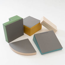 Cargar imagen en el visor de la galería, Bloques de Psicomotricidad Iglu Corner Climber color Pastel Turquesa
