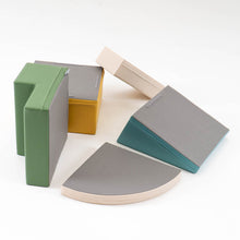 Cargar imagen en el visor de la galería, Bloques de Psicomotricidad Iglu Corner Climber color Pastel Turquesa
