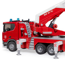 Cargar imagen en el visor de la galería, Camión bomberos Scania con gran escalera giratoria
