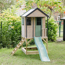Carregar imagem no visualizador da galeria, Casita Infantil de Madera Adventure Cottage con Plataforma y Tobogán
