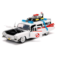 Carregar imagem no visualizador da galeria, Coche Cazafantasmas ECTO-1 Metálico Escala 1:24
