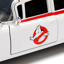 Carregar imagem no visualizador da galeria, Coche Cazafantasmas ECTO-1 Metálico Escala 1:24
