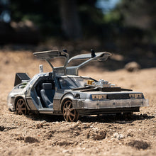 Cargar imagen en el visor de la galería, Coche DeLorean Time Machine — Regreso al Futuro III (1885) – Jada Toys
