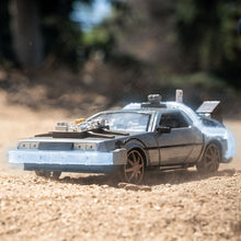 Cargar imagen en el visor de la galería, Coche DeLorean Time Machine — Regreso al Futuro III (1885) – Jada Toys
