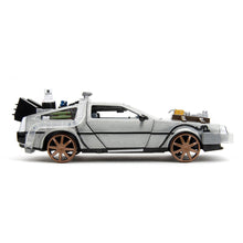 Cargar imagen en el visor de la galería, Coche DeLorean Time Machine — Regreso al Futuro III (1885) – Jada Toys
