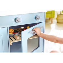 Cargar imagen en el visor de la galería, Cocina Infantil Deluxe Hape de Madera con Agua Corriente, Luces y Sonidos
