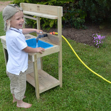 Load image into Gallery viewer, Cocina Infantil de Exterior Wendi Muddy Kitchen de Madera con Grifo
