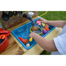 Load image into Gallery viewer, Cocina Infantil de Exterior Wendi Muddy Kitchen de Madera con Grifo
