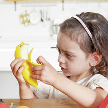 Cargar imagen en el visor de la galería, Juego de madera Frutas Saludables de Hape
