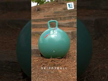 Carregar e reproduzir vídeo no visualizador da Galeria, Pelota Saltarina BS Toys Ø45 cm
