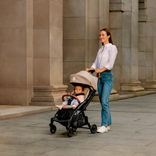 Cargar imagen en el visor de la galería, Silla de paseo Globber Stroll Lite - Sand
