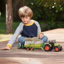 Cargar imagen en el visor de la galería, Tractor CLAAS Dickie con remolque 57 cm

