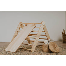 Carregar imatge al visor de la galeria, Triangle Pikler + Paret Sueca 2 en 1 + Rampa - Natural
