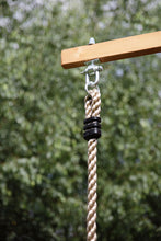 Load image into Gallery viewer, cuerda de nudos para escalar en el jardín
